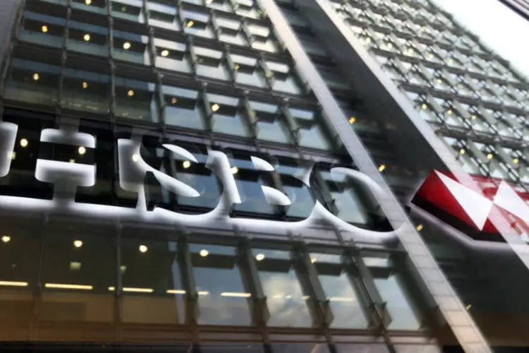 
	Logo do HSBC &eacute; visto em vidro de pr&eacute;dio em Londres
 (Chris Ratcliffe/Bloomberg)
