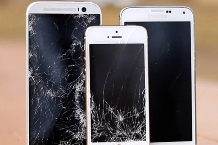 Resultado final: HTC One M8 é o mais resistente; Galaxy S5 ganha de iPhone 5s (Reprodução/Tech Smartt)