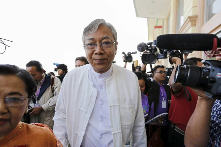 
	Htin Kyaw: Suu Kyi, m&atilde;e de brit&acirc;nicos, n&atilde;o p&ocirc;de se candidatar devido a norma que veta para o cargo candidatos com familiares estrangeiros
 (Soe Zeya Tun / Reuters)