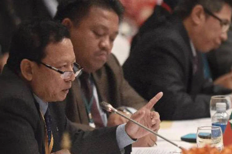 
	O diretor-geral da chancelaria de Mianmar, Htin Lynn: segundo o minist&eacute;rio da Informa&ccedil;&atilde;o, os migrantes s&atilde;o bengaleses
 (AFP)