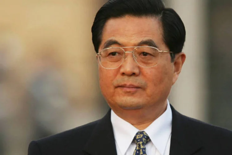 Hu Jintao, presidente da China, recorreu à solução apontada em 1952 por Mao Tsé Tung: "Há muita água no sul e pouca no norte. Por que não transportar o excesso do sul até o norte?” (Sean Gallup/Getty Images)