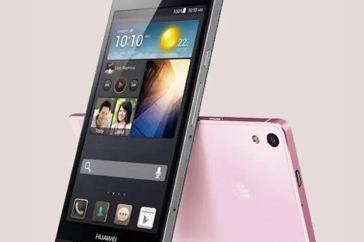 Novo smartphone Huawei Ascend P6, considerado o mais fino do mundo, com 6,18 milímetros de espessura (Divulgação)