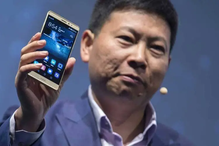 
	O CEO da Huawei Richard Yu apresenta o novo Mate S: a Huawei disse que o aparelho &eacute; um dos primeiros smartphones a incluir a tela Force Touch
 (REUTERS/Hannibal Hanschke)