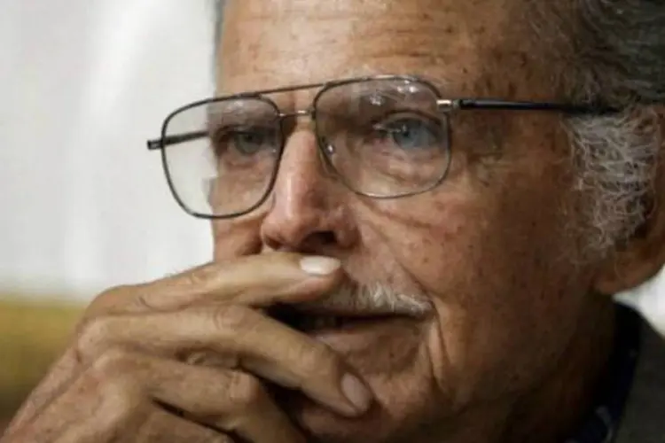 Líder opositor cubano Huber Matos: ele será velado em Miami no domingo, e seu corpo levado para a Costa Rica, país que o recebeu ao cumprir duas décadas de prisão em Cuba (AFP)
