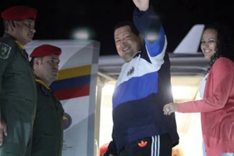 Sem especificar quando, Chávez disse que regressará a Caracas “nos próximos dias” (©AFP / Presidencia)