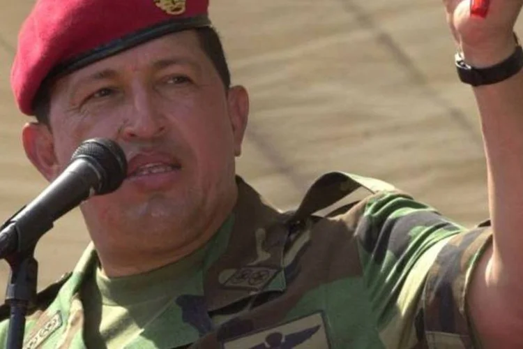 
	Ch&aacute;vez aparece comentando:&nbsp;&#39;&#39;se Obama fosse de Barlavento ou de um bairro de Caracas votaria em Ch&aacute;vez&#39;&#39;.
 (Oscar Sabetta/Getty Images)