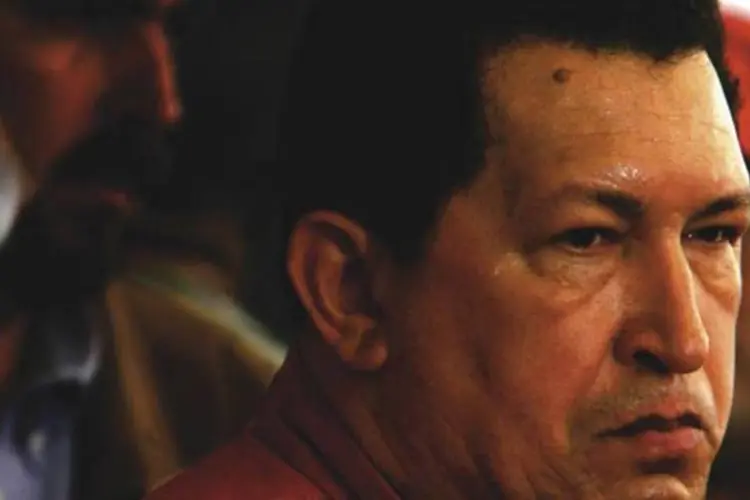 O presidente venezuelano Hugo Chávez vai "suar" para administrar uma produção de petróleo em queda. (Paulo Vitale/VEJA)