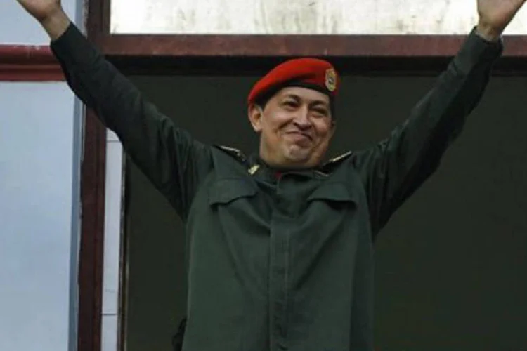 Chávez: líder venezuelano continuará o tratamento em Cuba (Leo Ramirez/AFP)