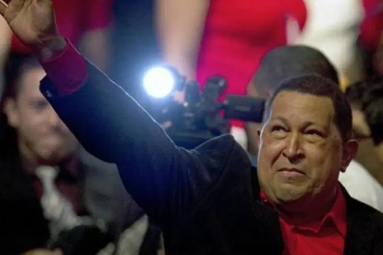 Chávez não utiliza a palavra "tumor" para descrever o problema e nega sofrer de metástase, que é a difusão do câncer para outros órgãos
 (Juan Barreto/AFP)
