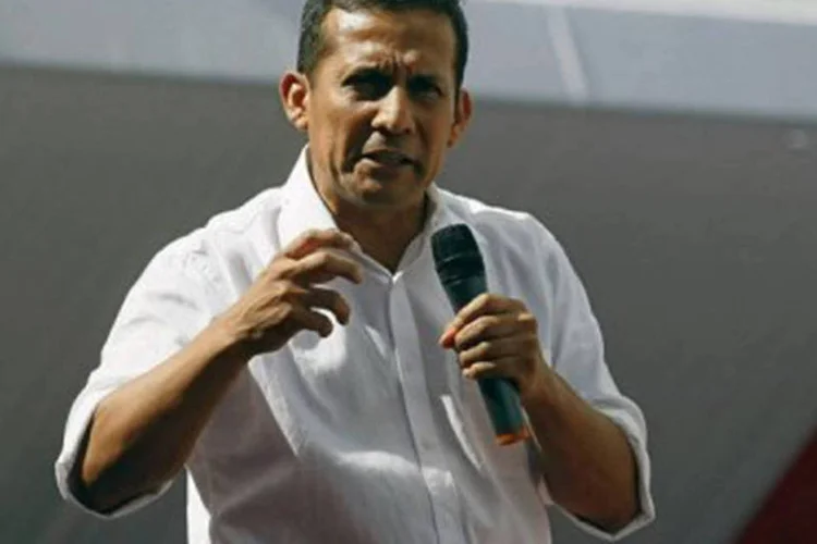 O presidente do Peru, Ollanta Humala: o novo gabinete ministerial deve prestar juramento nesta segunda-feira às 18h00 locais no palácio de governo, disse Tejada (©AFP / str)