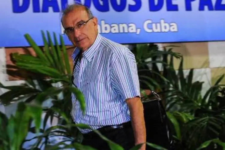 O chefe dos negociadores de paz do governo com a guerrilha, Humberto de la Calle (Yamil Lage/AFP)