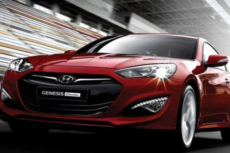 A fabricante sul-coreana está prestes a lançar uma nova versão de seu sedã top de linha Genesis no fim de 2013 (Divulgação)