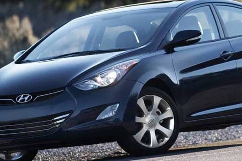 Hyundai Elantra chega para disputar mercado de sedãs