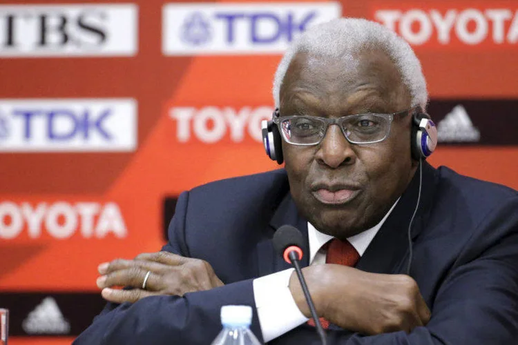 
	O ex-presidente da Iaaf Lamine Diack: audi&ecirc;ncias relacionadas aos casos est&atilde;o programadas para acontecer em Londres no m&ecirc;s que vem
 (Jason Lee/Files/Reuters)