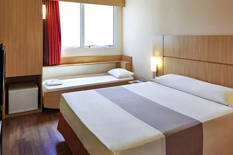
	Di&aacute;rias em hot&eacute;is da rede Ibis v&atilde;o custar a partir de R$ 40 para gera&ccedil;&atilde;o Y em agosto
 (Divulgação / Ibis)