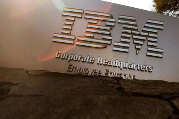 
	Entrada da sede da IBM em Armonk, Nova York: a receita da IBM no terceiro trimestre recuou 5,4%, para US$ 24,75 bilh&otilde;es
 (Chris Hondros/Getty Images)