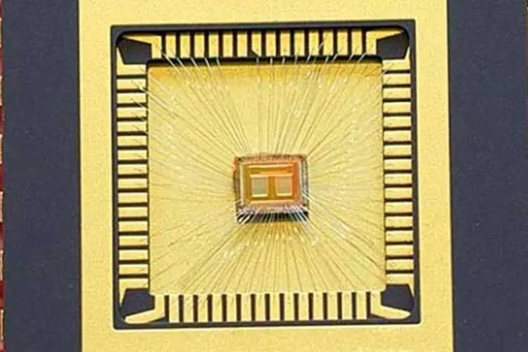 Chips com tecnologia PCM são os principais candidatos a substituir a memória flash usada nos smartphones, tablets e pen drives  (Divulgação)