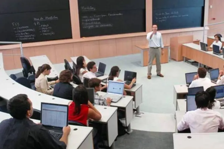 
	Sala de aula: acelerou uma onda de consolida&ccedil;&atilde;o no setor de ensino brasileiro, que tem recebido fortes incentivos governamentais&nbsp;
 (LIA LUBAMBO / EXAME)