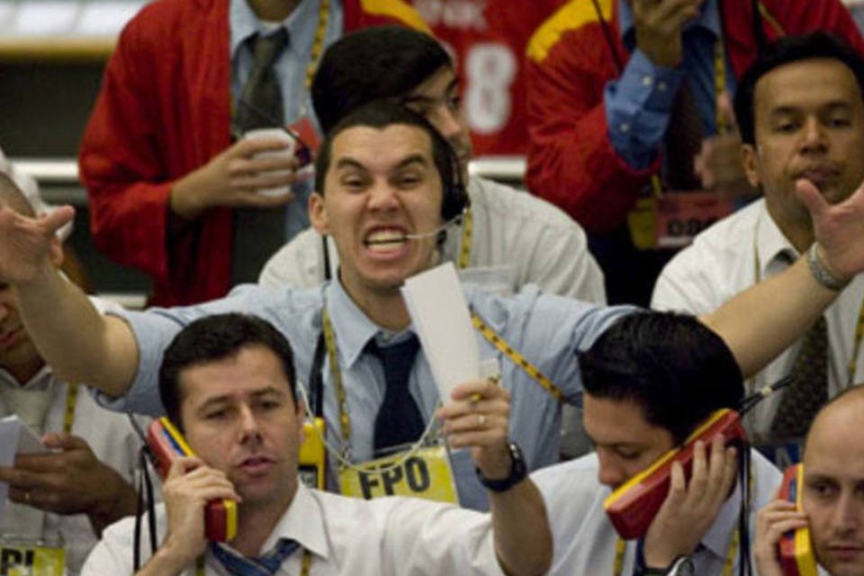 Ibovespa recua na abertura com mau humor externo