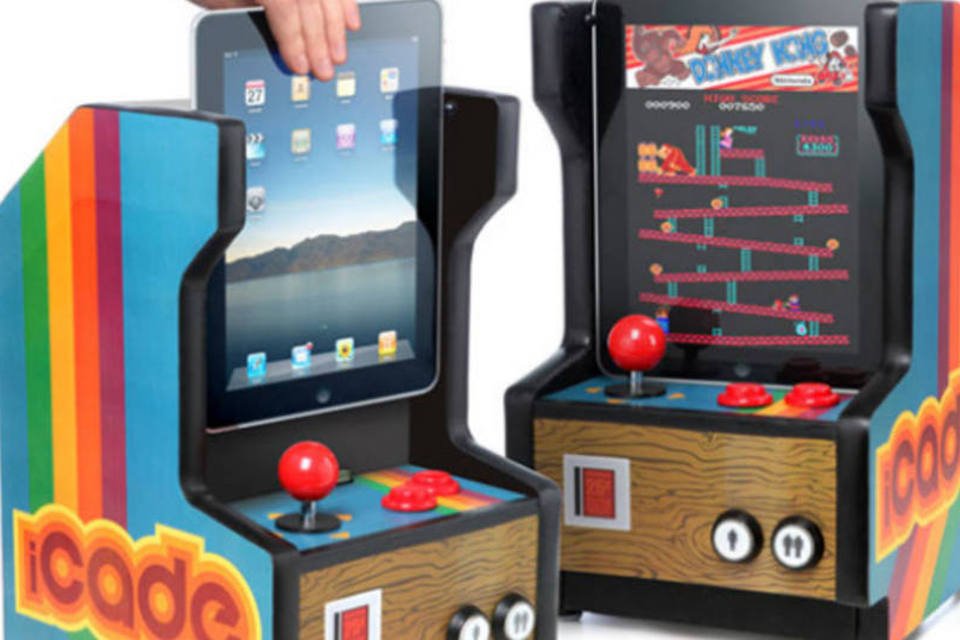 Caixa iCade transforma o iPad em fliperama clássico