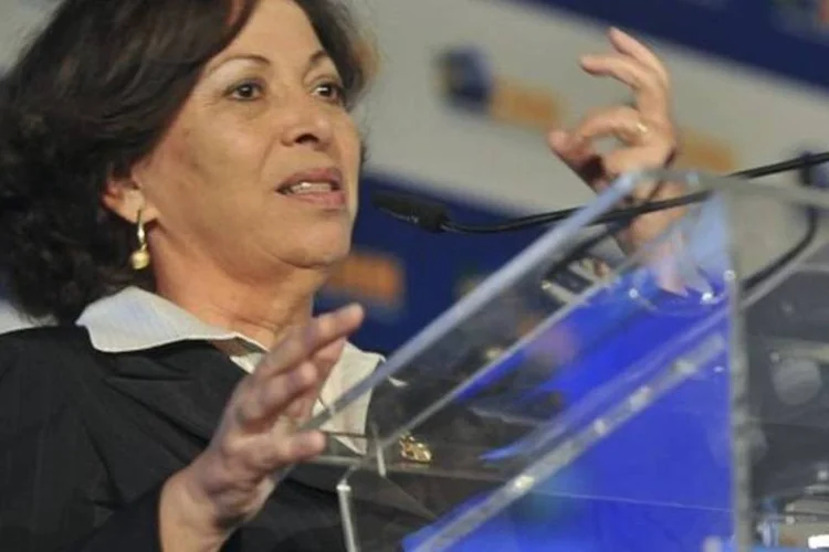 
	Ideli Salvatti, ministra de Rela&ccedil;&otilde;es Institucionais: &quot;Foi nos pedido para fazer um mapa do que &eacute; PAC e o que pacote de concess&otilde;es&quot;, explicou Ideli
 (Elza Fiúza/ABr)