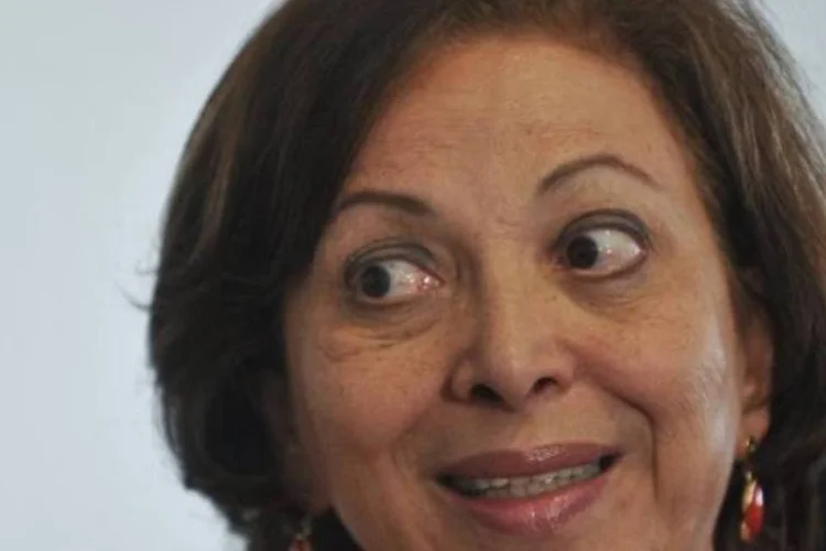 
	A ministra da Secretaria de Rela&ccedil;&otilde;es Institucionais, Ideli Salvatti:&nbsp;de autoria do deputado Mendon&ccedil;a Filho (DEM-PE), o requerimento inicialmente visava a convocar a ministra, que seria obrigada a comparecer no colegiado.
 (Antonio Cruz/Agência Brasil)
