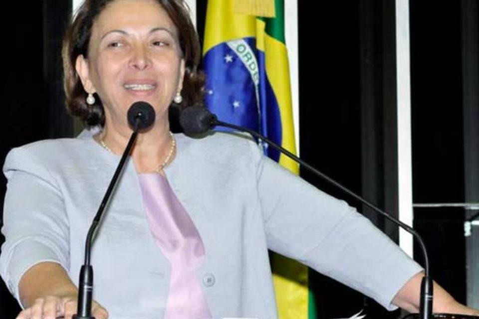 Ideli pede transição harmônica na troca de líderes