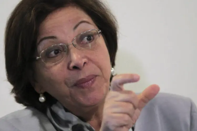 
	Ministra das Rela&ccedil;&otilde;es Institucionais, Ideli Salvatti:&nbsp;&quot;O governo tem a obriga&ccedil;&atilde;o de repassar o recurso de dez em dez dias&quot;, afirmou
 (REUTERS/Ueslei Marcelino)