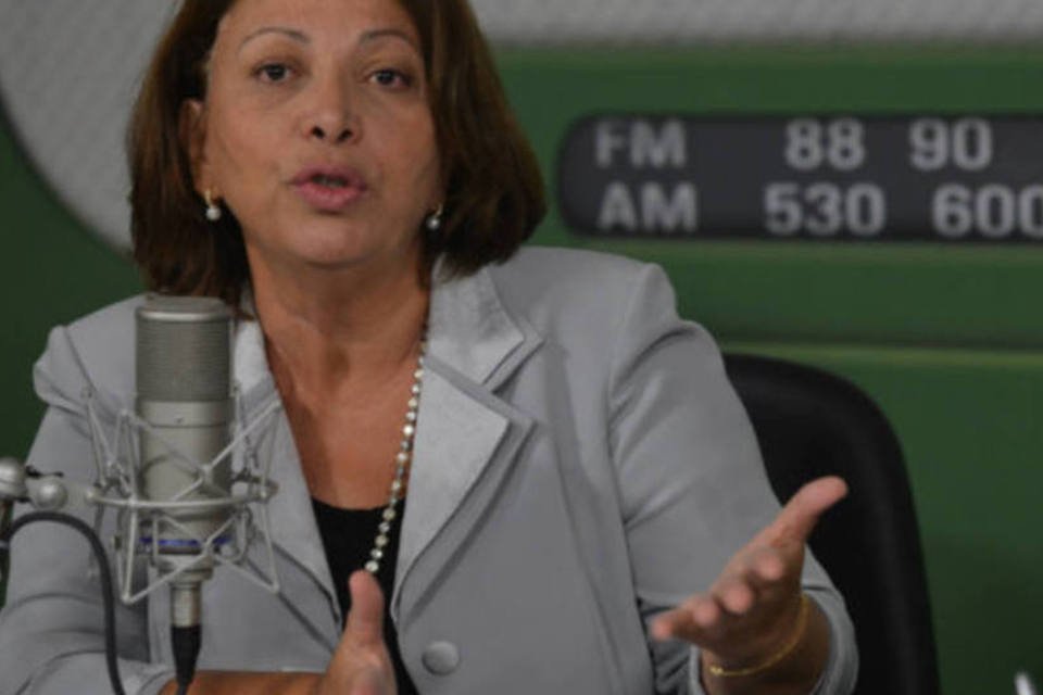 Ideli critica derrubada de projeto de repasse do FPE