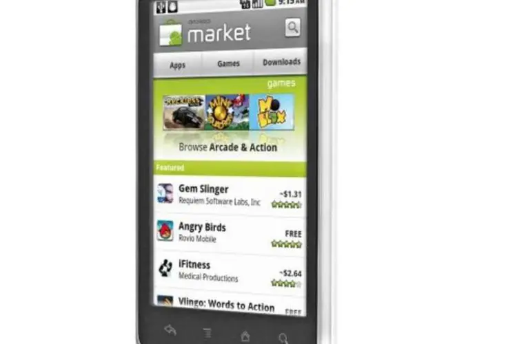 Uma das estratégias da companhia é a política agressiva de preços. O smartphone Ideos E5, que já é produzido no Brasil, custa em torno de US$ 100 e US$ 150 (Divulgação)