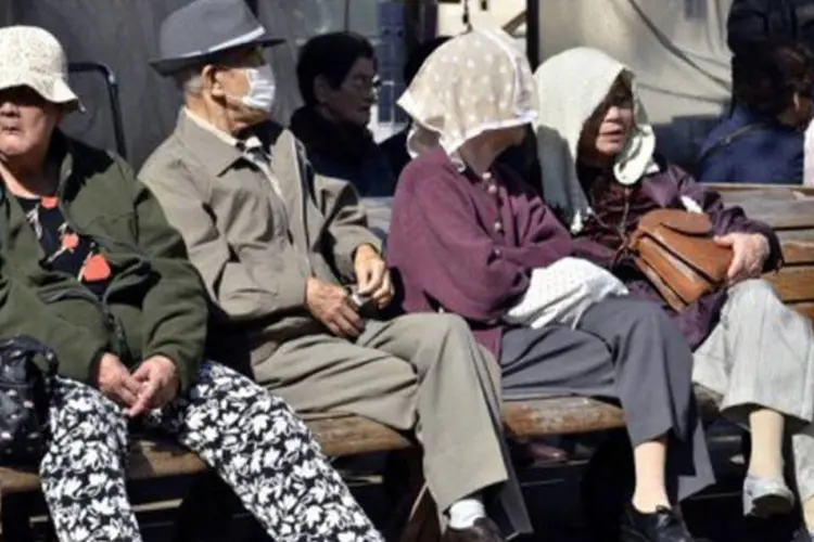 
	Japoneses idosos: Jap&atilde;o &eacute;&nbsp;um dos pa&iacute;ses mais envelhecidos do mundo
 (Yoshikazu Tsuno/AFP)