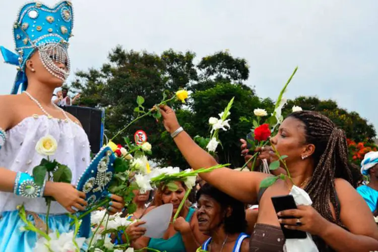 Devotos celebraram Dia de Iemanjá no Rio de Janeiro: o cortejo na capital carioca reuniu centenas de pessoas  (Tania Rego/Agência Brasil)