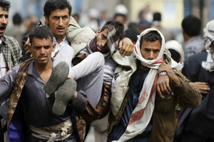 Protesto no Iêmen: ao menos quatro morreram e dez ficaram feridos, dizem autoridades (Mohamed al-Sayaghi/Reuters)