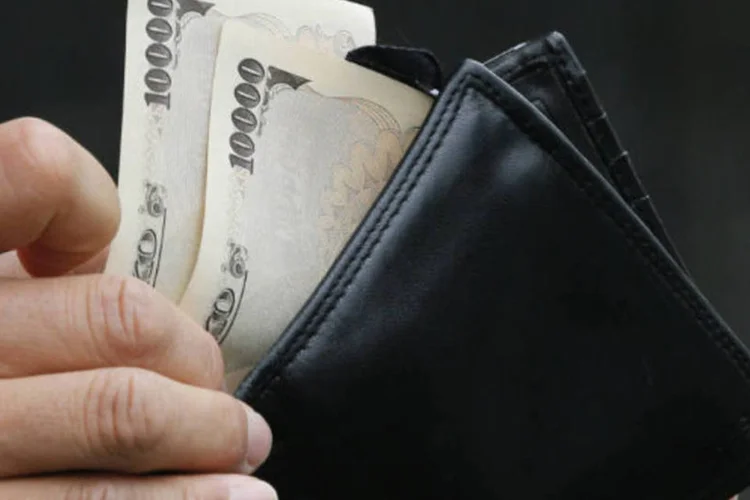 
	O governo busca cortar pela metade a rela&ccedil;&atilde;o do d&eacute;ficit or&ccedil;ament&aacute;rio prim&aacute;rio com o Produto Interno Bruto (PIB) at&eacute; o ano fiscal de 2015/16 em rela&ccedil;&atilde;o ao n&iacute;vel de 2010/11
 (REUTERS/Kim Kyung-Hoon)