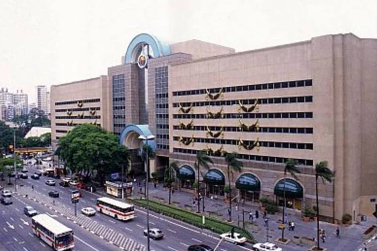 Iguatemi São Paulo: No primeiro trimestre de 2010, a Iguatemi investiu (líquido de luvas) 29,6 milhões de reais em seus seis projetos greenfield