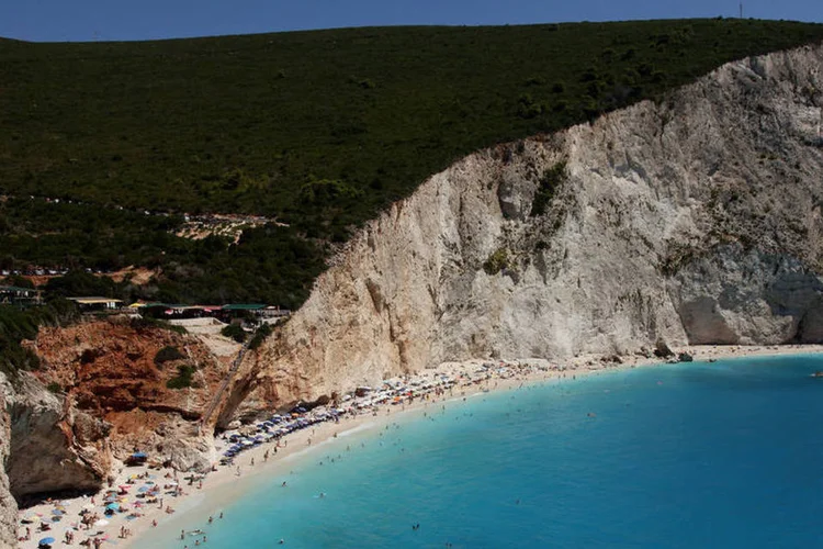 
	Ilha grega de Lefkada: houve v&aacute;rios desmoronamentos de casas, destro&ccedil;os em fachadas e em algumas igrejas
 (Sean Gallup / Getty Images)