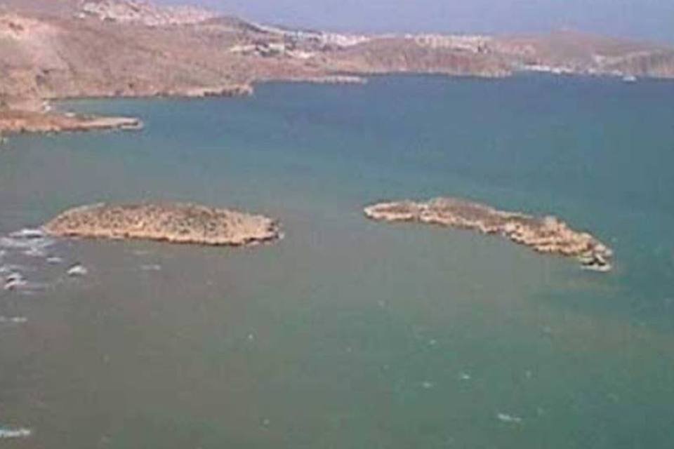 Imigrantes em ilha da Espanha pedem comida, denunciam ONGs
