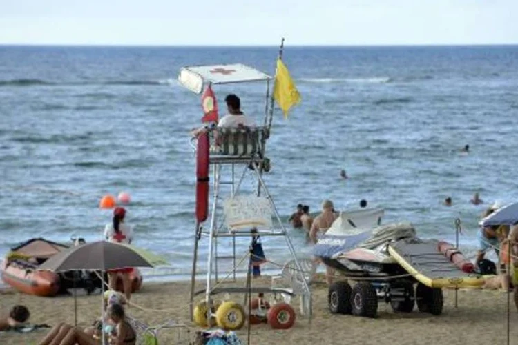 Praia nas Ilhas Canárias: Espanha superou em 2014, pelo segundo ano consecutivo, o recorde histórico de chegadas de turistas internacionais (Gerard Julien/AFP)