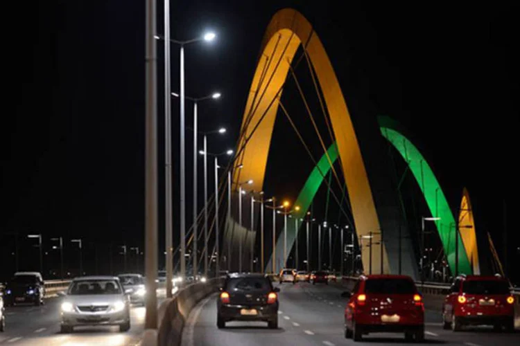 Faltando 100 dias para a Copa do Mundo, pontos turísticos e monumentos das cidades-sede terão iluminação especial, em verde e amarelo
 (José Cruz/Agência Brasil)