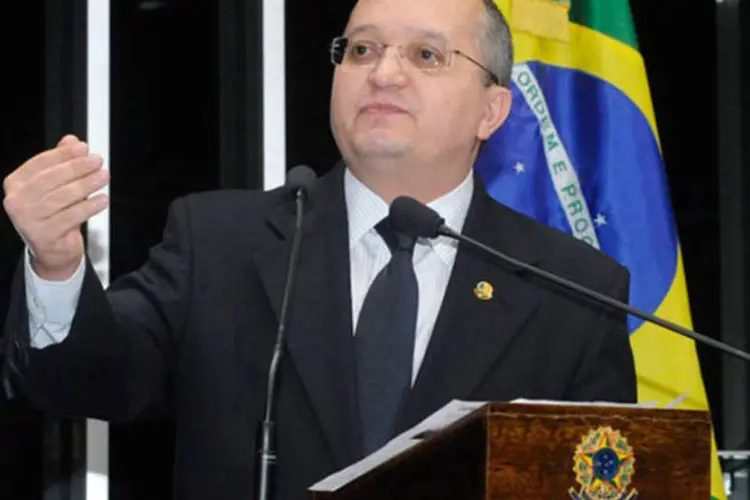 
	Pedro Taques (PSDB): Lei de Responsabilidade Fiscal determina que cada Estado gaste no m&aacute;ximo 49% da receita corrente l&iacute;quida (RCL) com pessoal
 (Waldemir Barreto/Agência Senado)