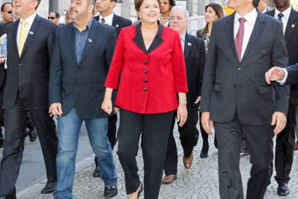 Educação terá R$ 112 bi dos royalties em 10 anos, diz Dilma