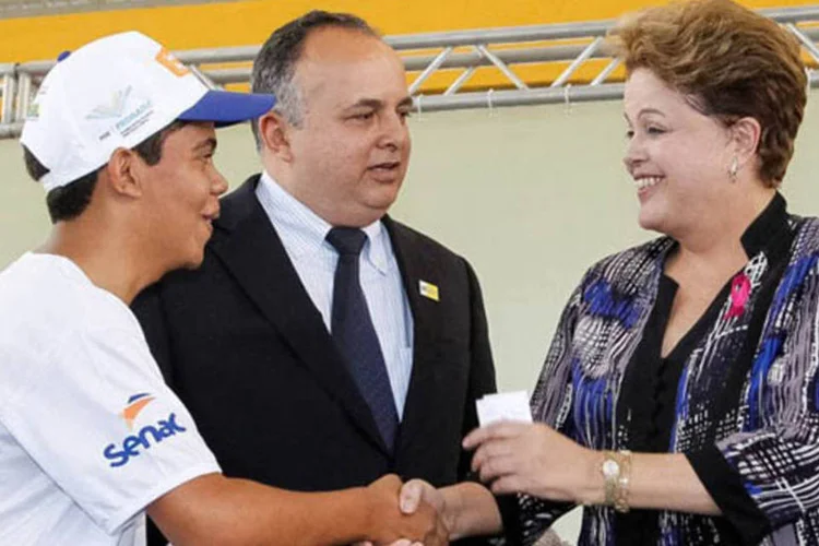 Presidenta Dilma Rousseff durante a cerimônia de formatura de 4.500 alunos do Pronatec e de inauguração de três novos campus do IFRN
 (Roberto Stuckert Filho/PR)