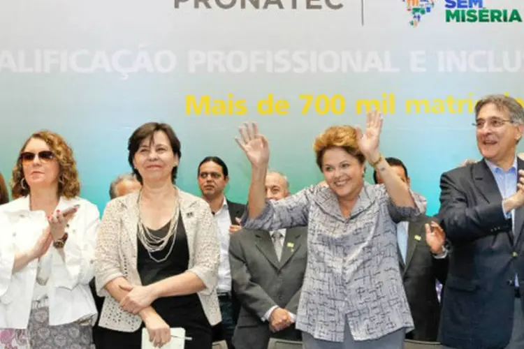 
	Dilma durante Cerim&ocirc;nia de formatura de 2.530 alunos do Pronatec: &quot;precisamos de trabalhadores mais bem formados para serem melhor remunerados&quot;, disse
 (Roberto Stuckert Filho/PR)
