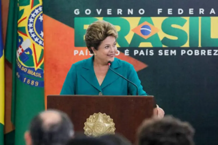 Presidenta Dilma Rousseff durante cerimônia de sanção da lei que destina recursos dos royalties do petróleo para educação e saúde (Roberto Stuckert Filho/PR)