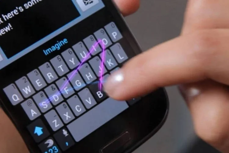 SwiftKey: app de teclado inteligente usa inteligência artificial para prever palavras (Divulgação/SwiftKey)