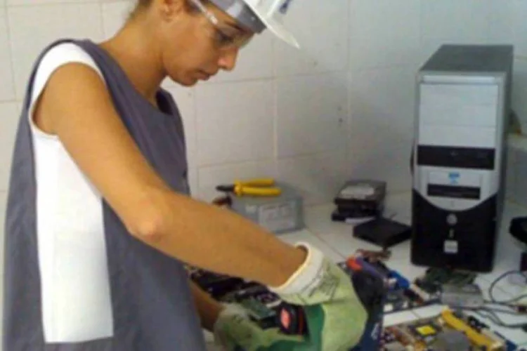 Empresa faz coleta e descaracterização dos componentes do lixo eletrônico  (Divulgação)