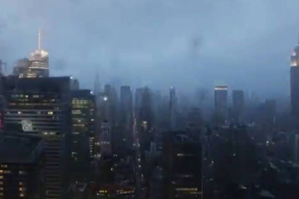 
	Imagem da tempestade Sandy feita a partir do pr&eacute;dio do NYT, em Nova York: o estado mais afetado &eacute; Nova York, com 49 mortos, 41 deles s&oacute; na cidade de Nova York
 (Reprodução/ Youtube)