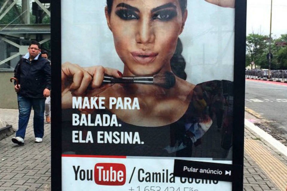 Campanha do YouTube em ponto ganha adesivo "pular anúncio"