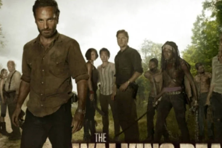 
	&quot;The walking dead&quot;: a publica&ccedil;&atilde;o destaca que cresce a insatisfa&ccedil;&atilde;o popular n&atilde;o apenas contra o governo Dilma, mas tamb&eacute;m contra todos os outros pol&iacute;ticos
 (Reprodução)