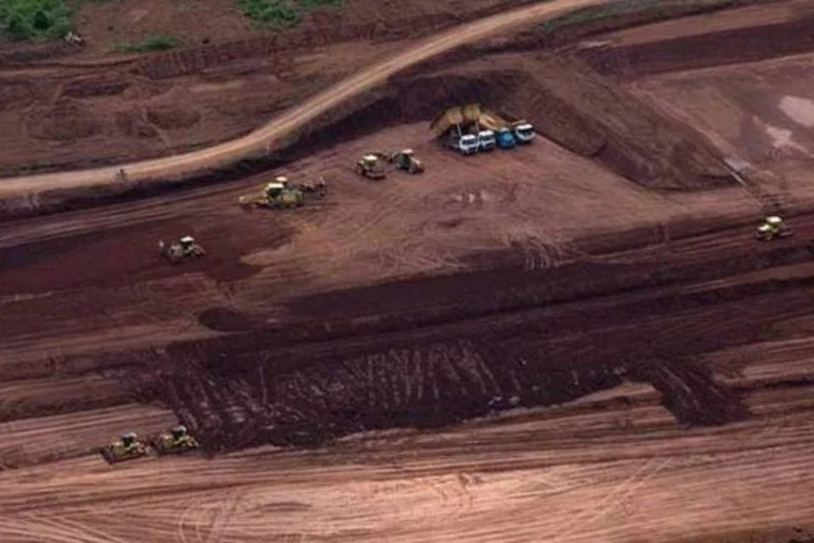 
	Imagens das obras de Belo Monte feitas pelo Greenpeace: o leil&atilde;o est&aacute; previsto para 7 de fevereiro
 (© Marizilda Cruppe / Greenpeace)